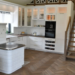 Moc natury we wnętrzach. Co warto wiedzieć o drewnianych podłogach?