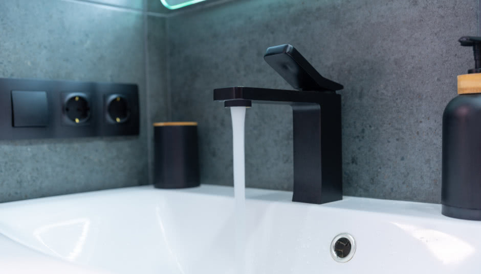 Montaż baterii umywalkowej krok po kroku