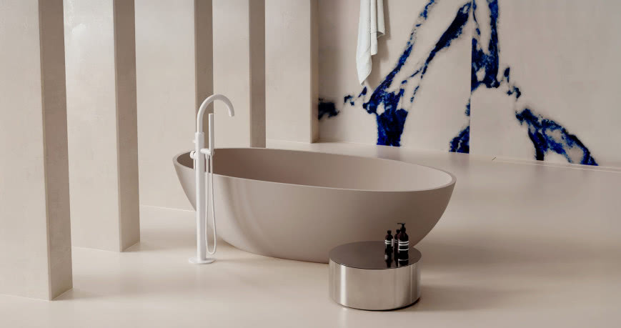 Armatura łazienkowa OMNIRES Y, biały mat | Wanna OMNIRES SHELL M+, dune beige 