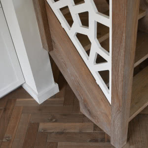 Moc natury we wnętrzach. Co warto wiedzieć o drewnianych podłogach?