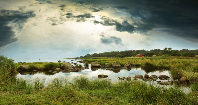 krajobraz z burzowymi chmurami