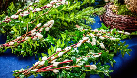 Zrób palmę wielkanocną, która zachwyci wszystkich! Prosty poradnik krok po kroku