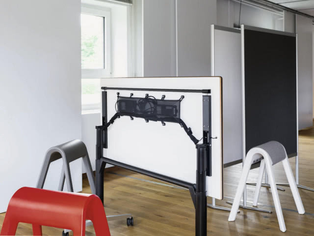 Stół tablicowy do biura