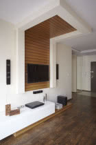 Salon w skandynawskim stylu - biel i drewno - ściana telewizyjna
