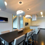 Nowoczesna architektura i widok na Tatry