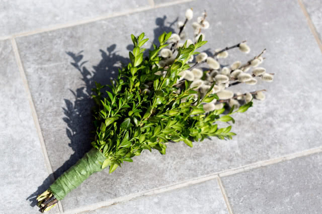 Palemka wielkanocna z bukszpanu i bazi