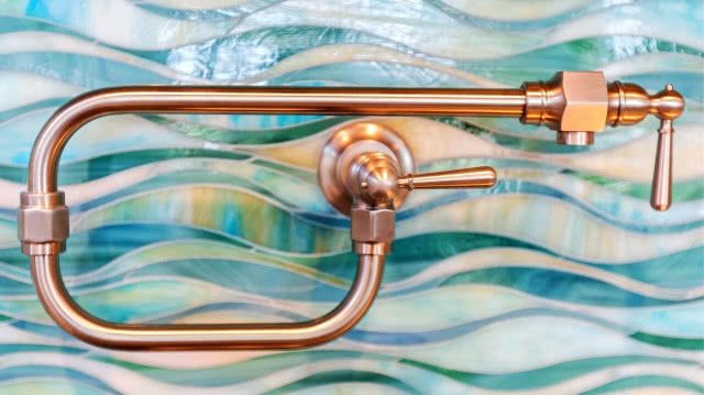 Bateria kuchenna nad kuchenką pot filler