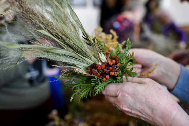 palma wielkanocna z suszonych traw