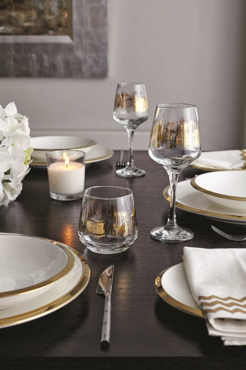 Szyk i elegancja - zastawa stołowa i szkło z...