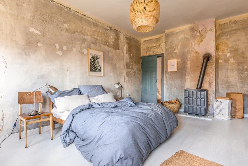 Na poddaszu Corinna wydzieliła dwie sypialnie i...