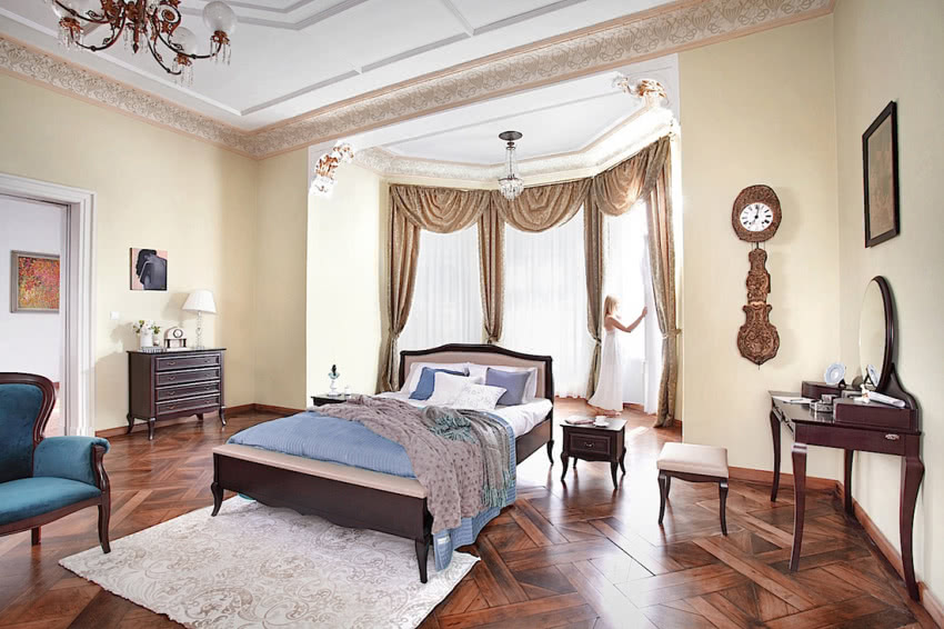 Pałacowa sypialnia umeblowana kolekcją Wiktoria