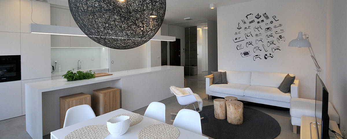 Biały salon, biała sypialnia, biały gabinet - mieszkanie dla relaksu