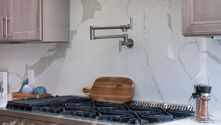 Czy warto zamontować kran nad kuchenką? Czym jest i jak działa pot filler?