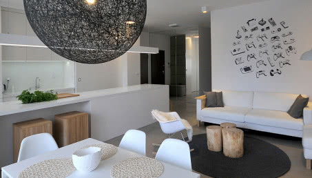 Biały salon, biała sypialnia, biały gabinet - mieszkanie dla relaksu