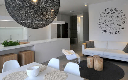 Biały salon, biała sypialnia, biały gabinet - mieszkanie dla relaksu