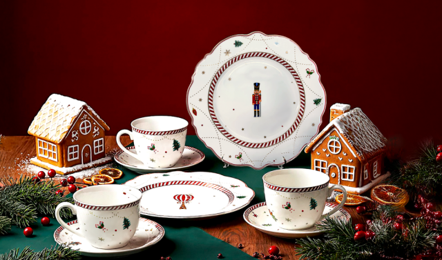 porcelana z motywem dziadka do orzechów, balonów, elfów, choinki