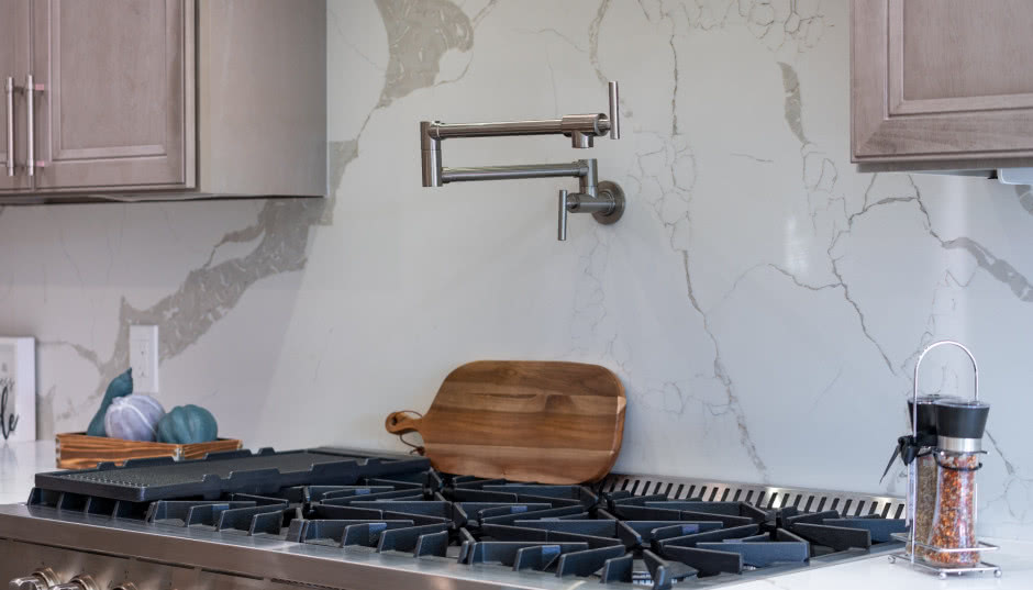 Czy warto zamontować kran nad kuchenką? Czym jest i jak działa pot filler?