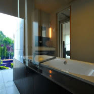 Nowoczesna architektura i widok na Tatry