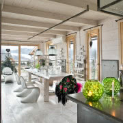 Surowa mieszanka tradycji i nowoczesności.