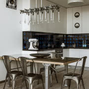 Pod schodami oryginalna sofa Marshmallow,  proj....