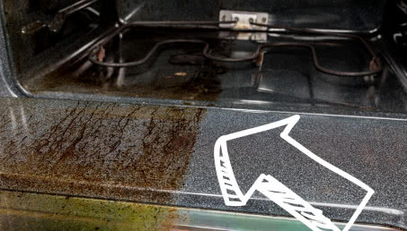 Piekarnik czyści sie prawie sam. Wystarczy folia aluminiowa i ta 1 prosta rzecz