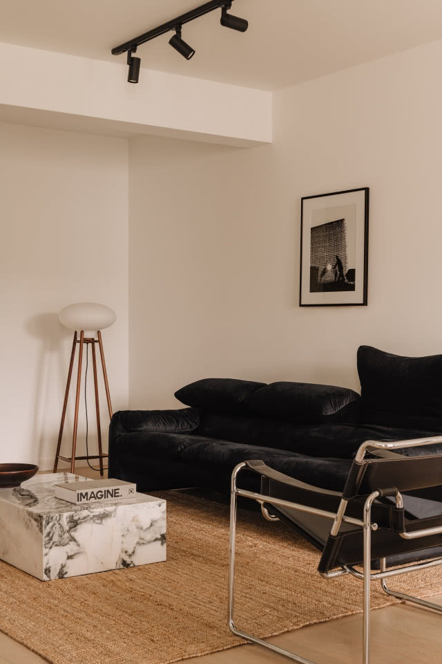 Salon w stylu mid century modern