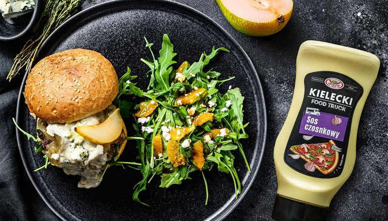 Burger z czosnkowo-serową nutą