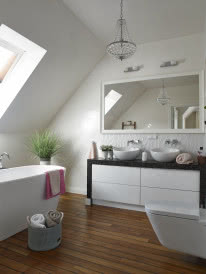 Łazienka idealnie zgrana stylistycznie i kolorystycznie z sypialnią
