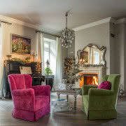 Choinka, ogień na kominku... można poczuć się...