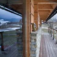 Białe święta w domu w górach