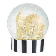 Elegancki porcelanowy wazon jest istotnym...