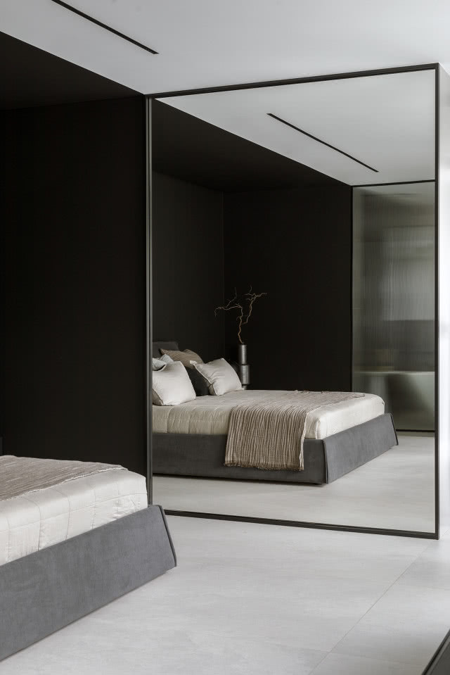 czarna sypialnia aranżacja