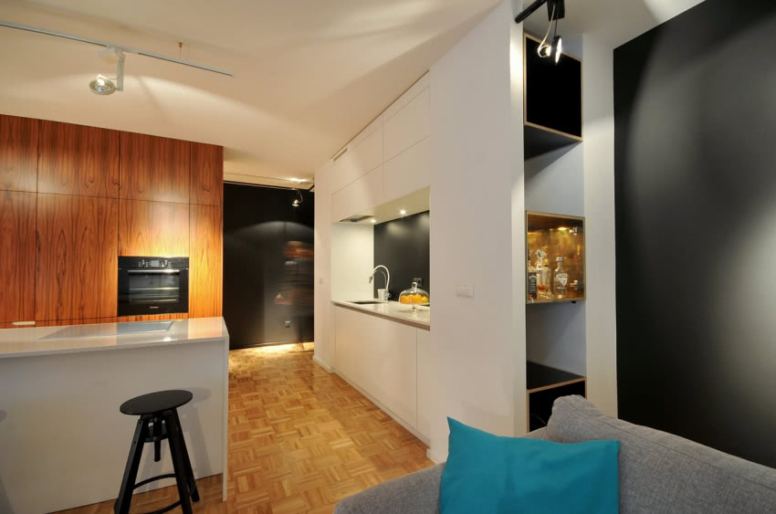 Od strony aneksu wypoczynkowego zabudowę...