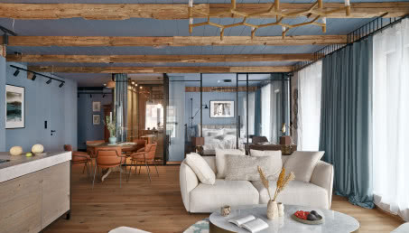 Designerski apartament na Wyspie Spirzchów - ma niebieski sufit i szklaną ścianę!