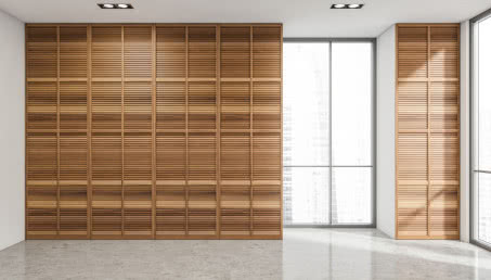 Drzwi ażurowe - czy to dobry pomysł na oddzielenie garderoby?