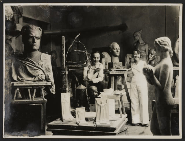 czarno-białe zdjęcie pracowni przy ul. Zakroczymskiej w Warszawie