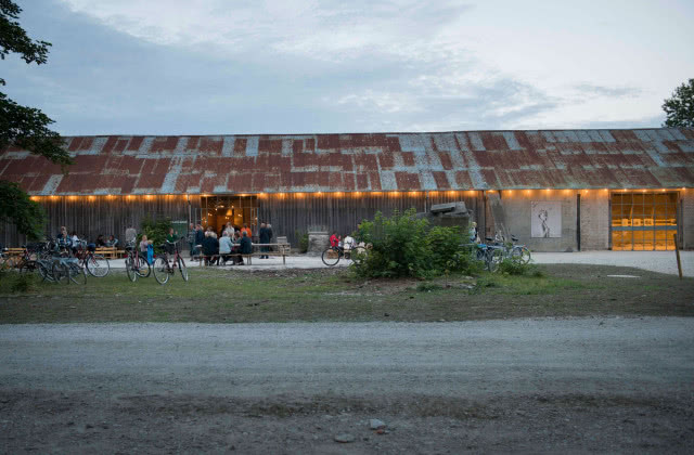 Restauracja zaaranżowana ze starej stodoły