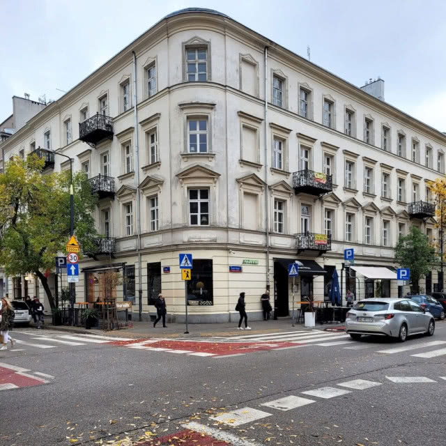 fasada i narożnik kamienicy