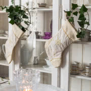 Choinka, ogień na kominku... można poczuć się...