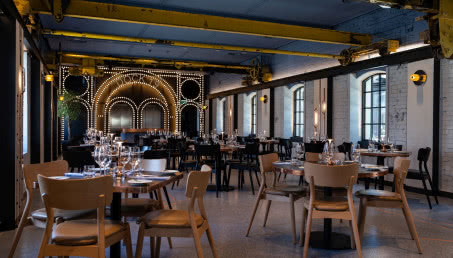 Gessler i Kudlicka odkrywają nową perłę Warszawy - restauracja DOCK19 już otwarta! Tak wyglądają jej wnętrza!