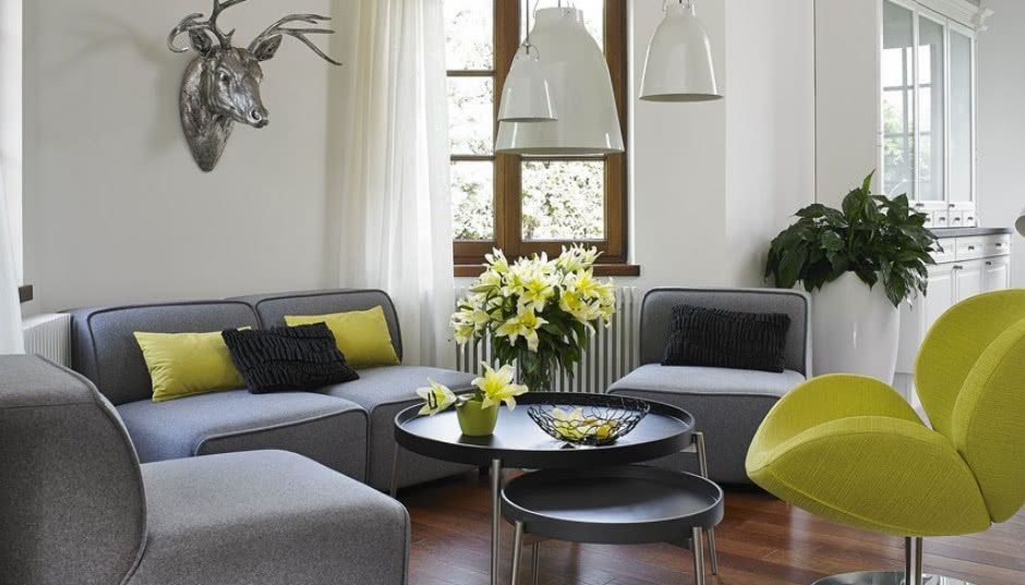 Jasny i nowoczesny - dom odbudowany ze zgliszczy