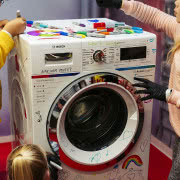 Magiczne eksperymenty z pralkami Bosch  