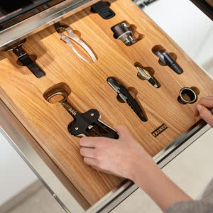 Jak stworzyć idealne warunki do przechowywania wina w kuchni? Eksperci Franke podpowiadają