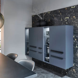 Ekskluzywne kuchnie Verle w odcieniach granatu. Zobacz najlepsze realizacje