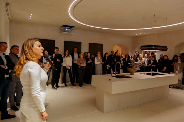 Franke, prezentacja kolekcji Mythos Masterpiece w Concept_11, prelekcja dr Krystyna Łuczak-Surówka, fot Iwona Dziuk. 