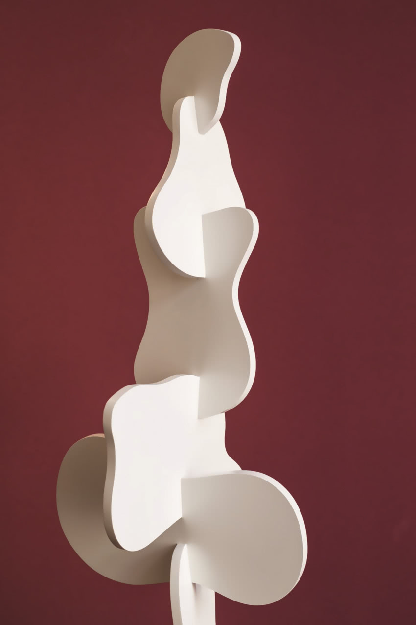 Veronica Taussig,
„White Organic
Climbing”,...