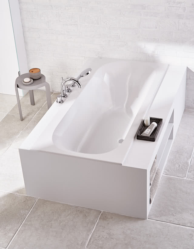 Wanna Soana ma organiczną formę z obłymi krawędziami, cienkimi rantami i wyprofilowanym oparciem, które gwarantuje wygodną pozycję podczas kąpieli. 