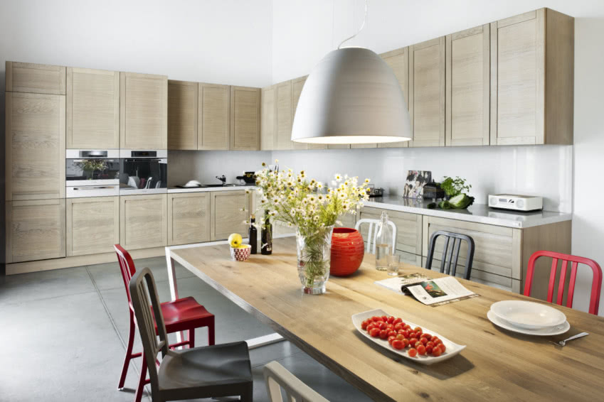 Model 003, kuchnia o oszczędnym wzornictwie,...