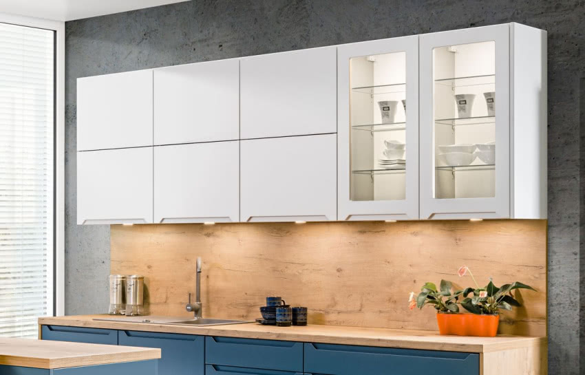 W przypadku szafek wiszących, frez uchwytowy...