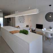 Biały salon, biała sypialnia, biały gabinet - mieszkanie dla relaksu